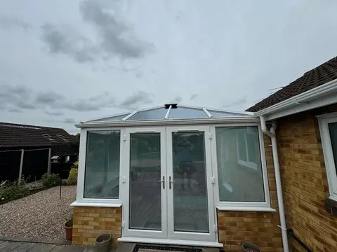 Show photo 19: Conservatory on a bungalow